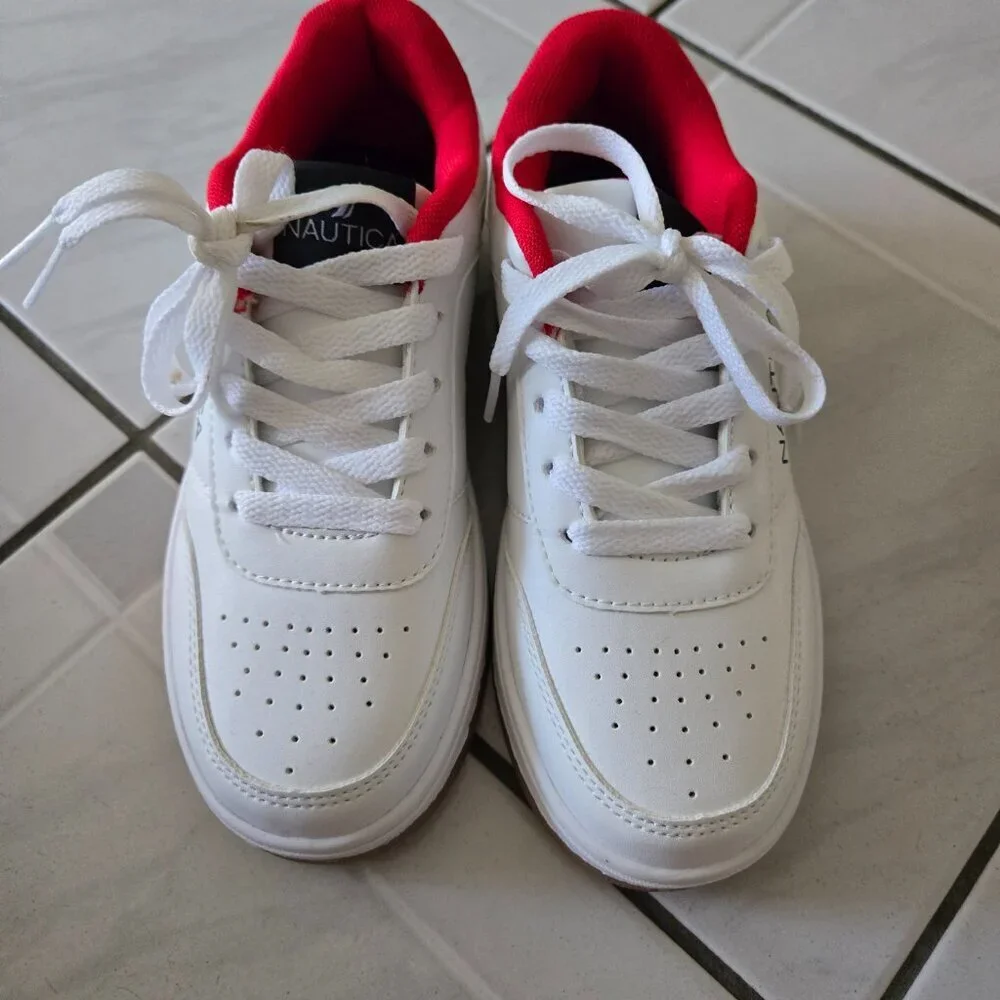 NIB Nautica Low Laceup Sneakers Lake Edge White Gum 1